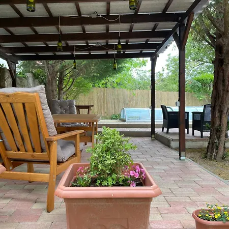 Haus - Podmaniczky Szallas, Bor, Balaton Δωμάτια σε οικογενειακή κατοικία Balatonföldvár