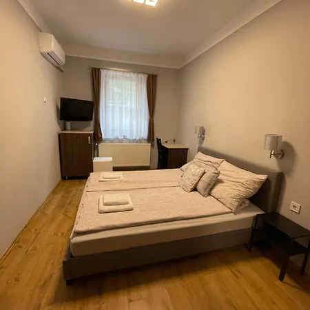 Haus - Podmaniczky Szallas, Bor, Balaton Δωμάτια σε οικογενειακή κατοικία Balatonföldvár