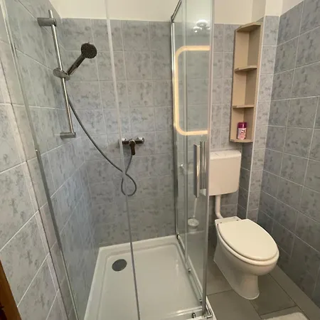 Haus - Podmaniczky Szallas, Bor, Balaton Δωμάτια σε οικογενειακή κατοικία Balatonföldvár